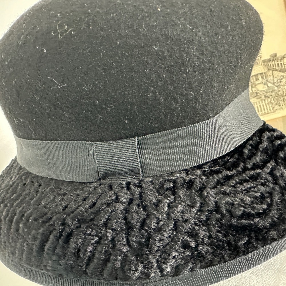Platania Cloche Hat Womens S/M Black Good